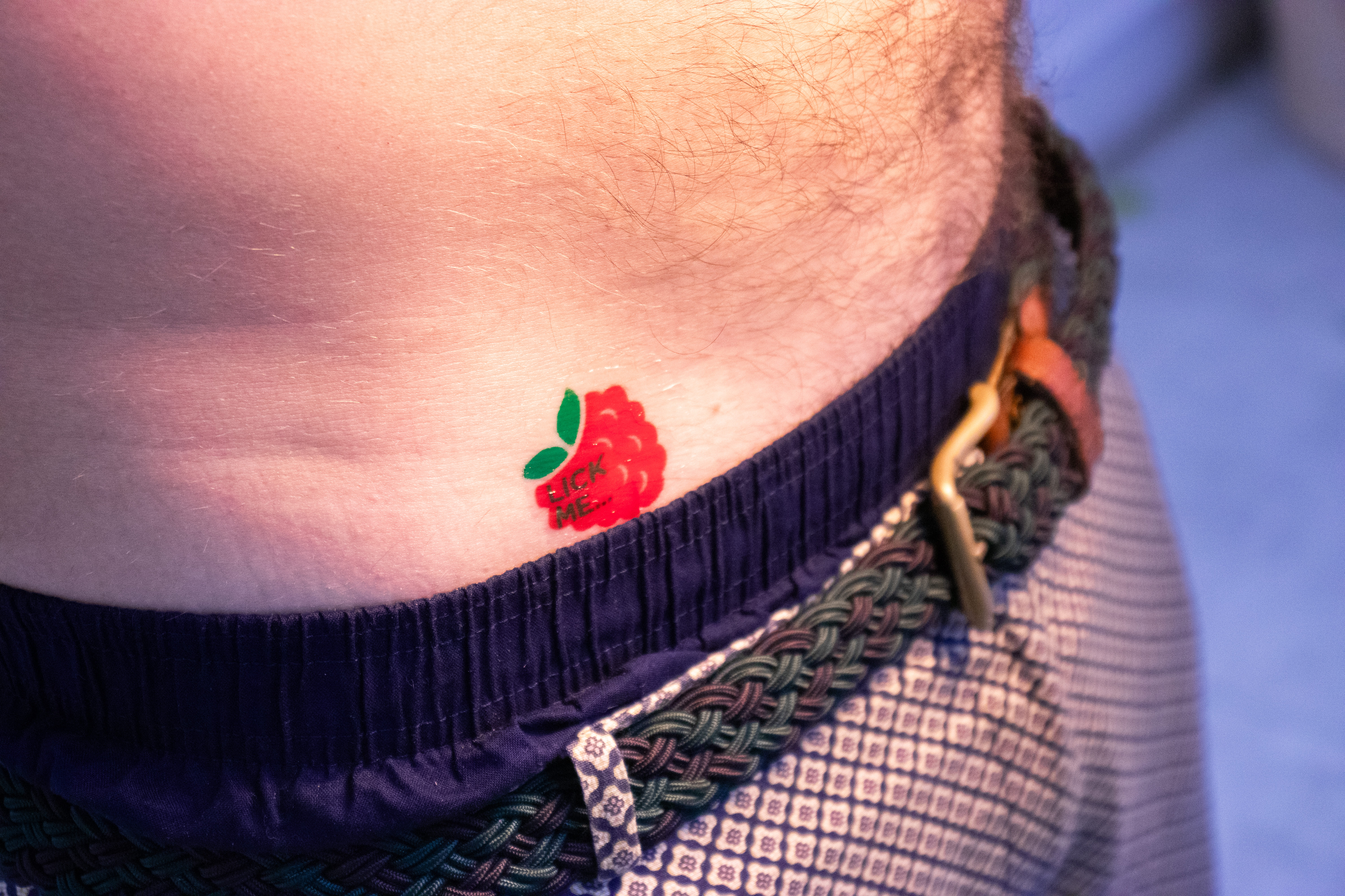 Photo tattoo motif la fraise logo
